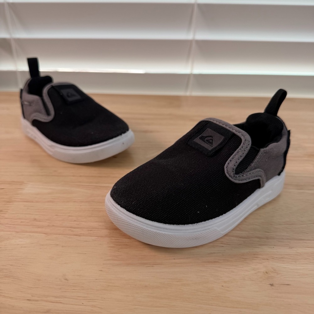Quiksilver Sneakers Boys Black Gray Canvas Slip-On Low Top Casual Shoes - 7
